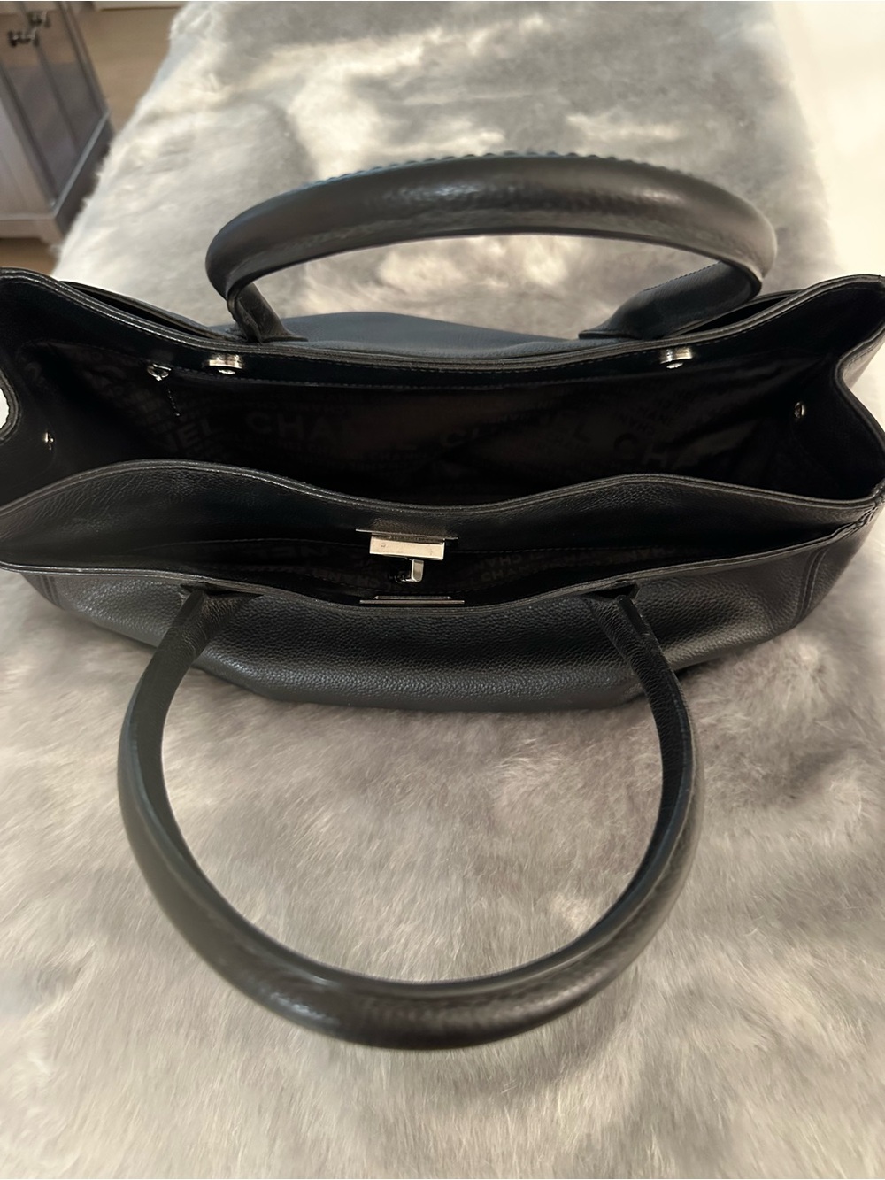 Chanel Black leather Tote with Silver Hardware. - Picture 6 of 9